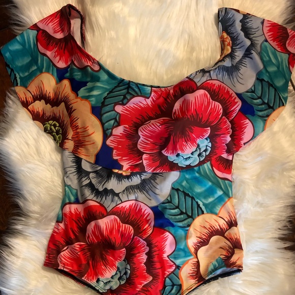 Off the shoulder floral swimsuit - Picture 3 of 9